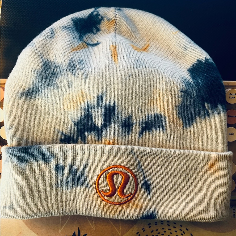 lululemon athletica Tie-Dye Beanie - Blue and Orange